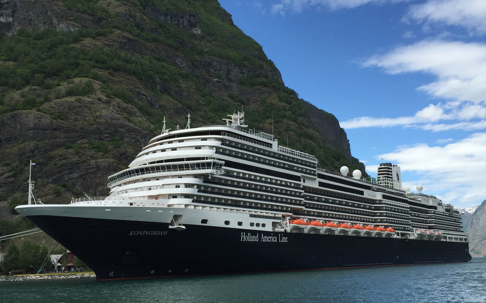 MS Koningsdam